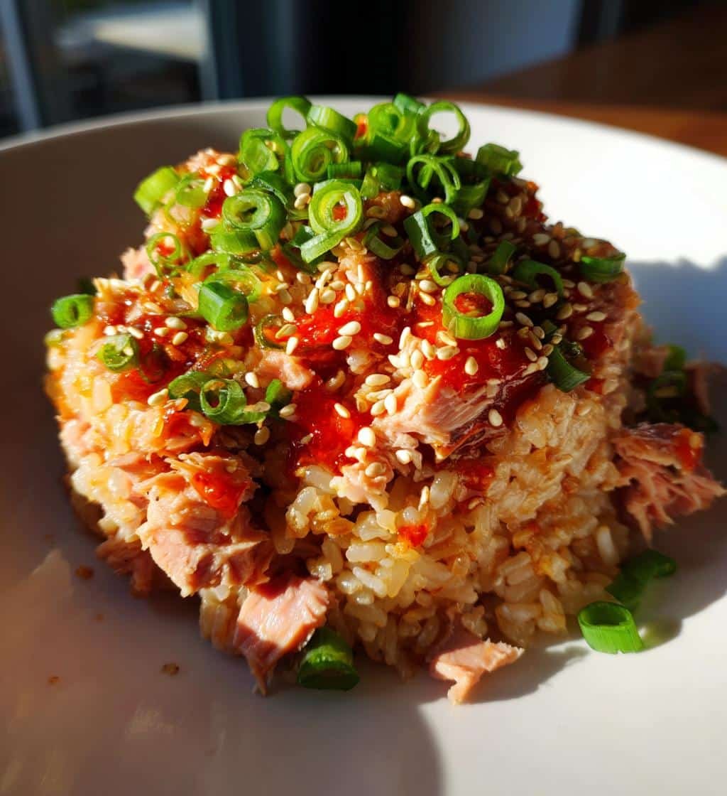 5 minute Spicy Canned Salmon Rice Bowl - detail 1