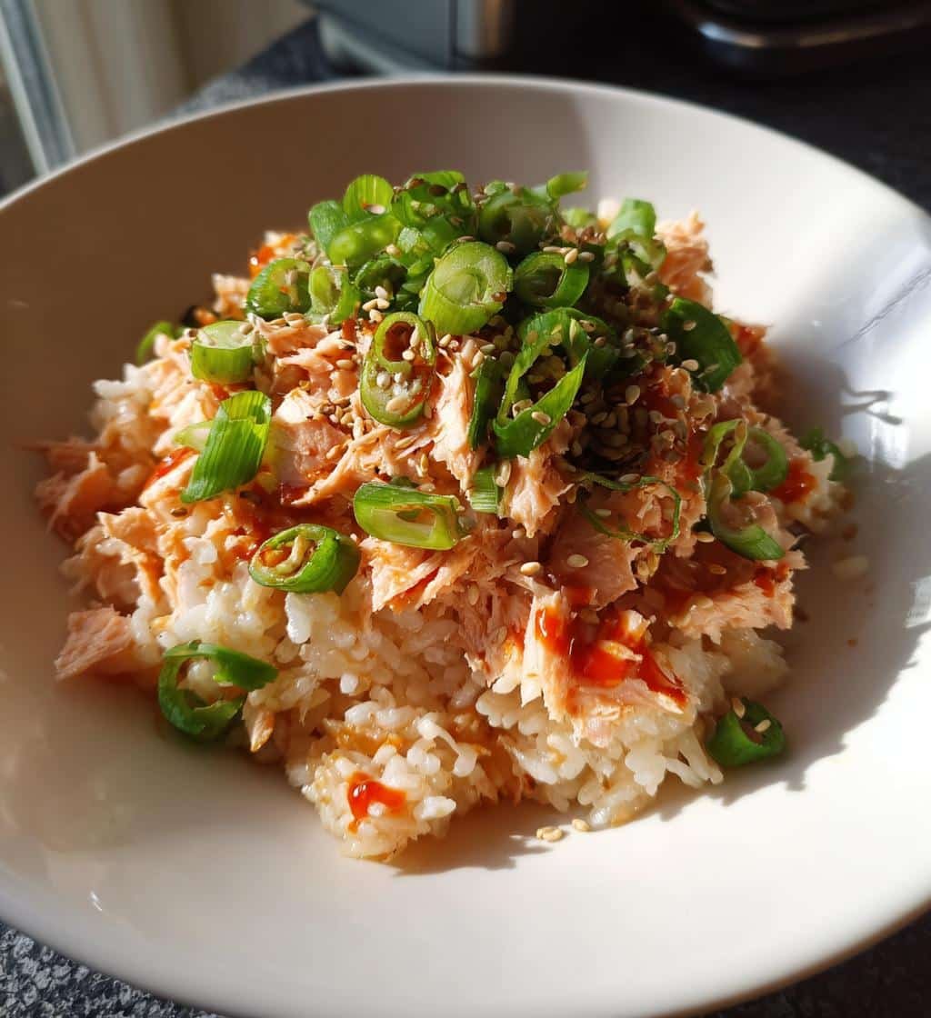 5 minute Spicy Canned Salmon Rice Bowl