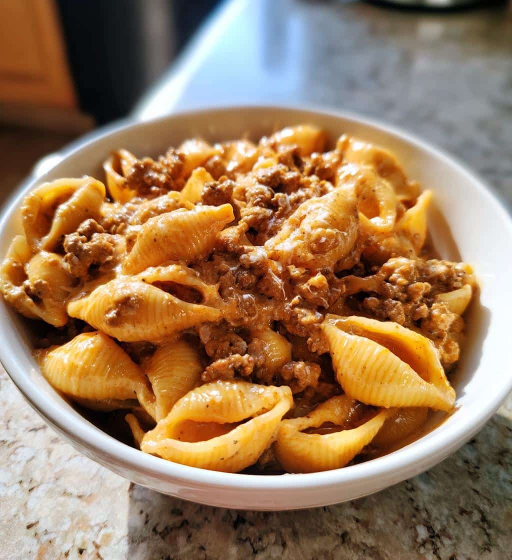 Crockpot Creamy Beef and Shells - detail 1
