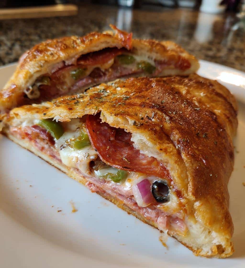 Supreme Pizza Stromboli - detail 1