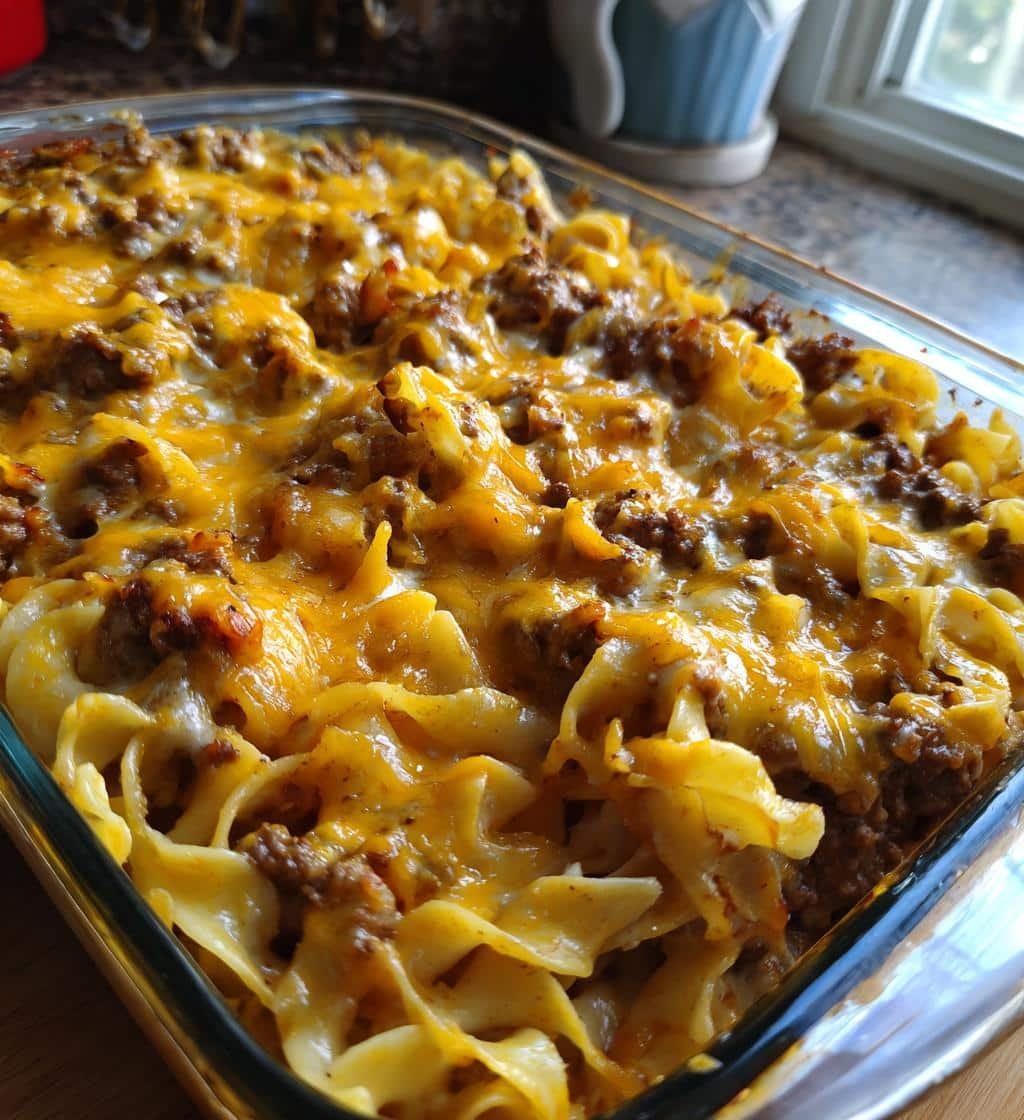 Delicious Sour Cream Beef Noodle Casserole - detail 1