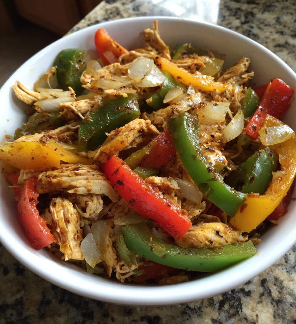 Healthy Low-Carb Crockpot Chicken Fajita Bowl
